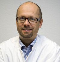 Dr. med. Simon Jirát